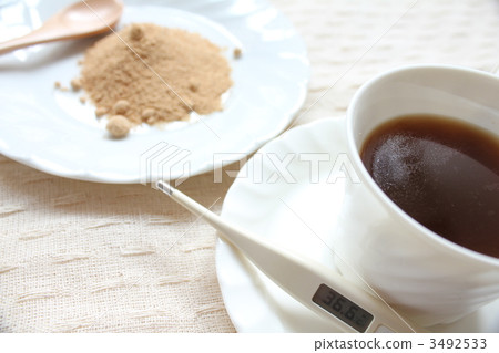 Warm ginger warm tea 3492533