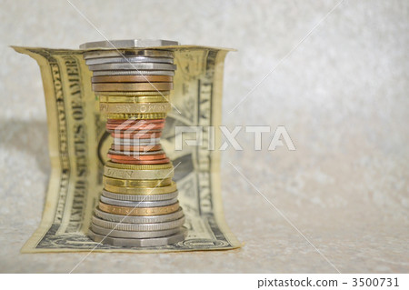 Hourglass in foreign currency 3500731