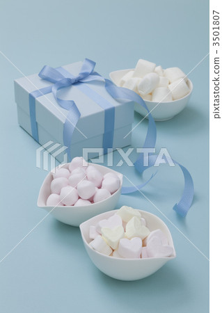 心形棉花糖和禮品盒 心形棉花糖和禮品盒 3501807