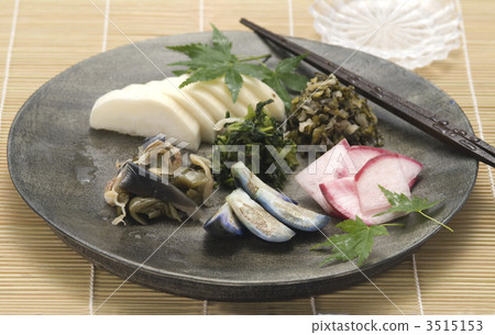 Assorted pickles 3515153