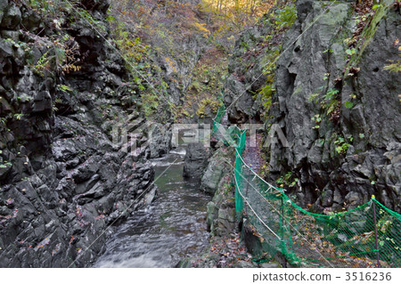 黑暗的門瀑布上升的道路 3516236