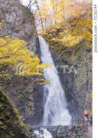 Dark gate waterfall 3516244
