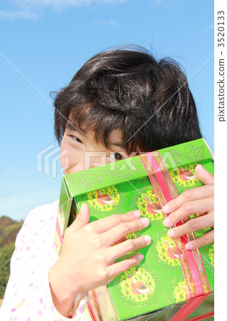 present, child, kid 3520133