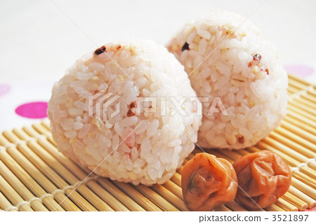 Millet rice balls 3521897