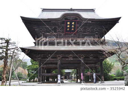 Kaenji temple gate 3525942