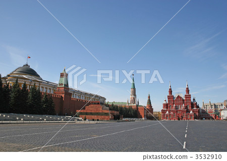 red square 3532910