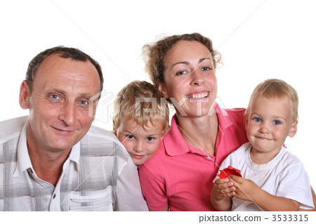 INTERGENERATIONAL FAMILY 2 INTERGENERATIONAL FAMILY 2 3533315
