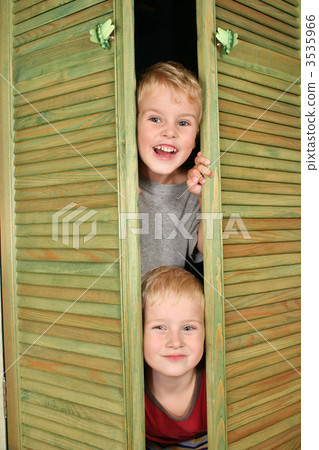 children from closet 3535966