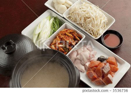 kimchi jjigae, seafood hot-pot, korean stew pot 3536736