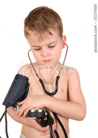 child with sphygmomanometer 3537609