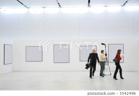 Journalists on exhibition 3542496