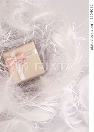 gift, present, birthday 3554082