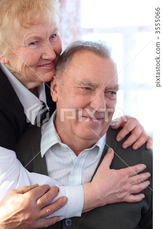Portrait of elderly pair 3555066