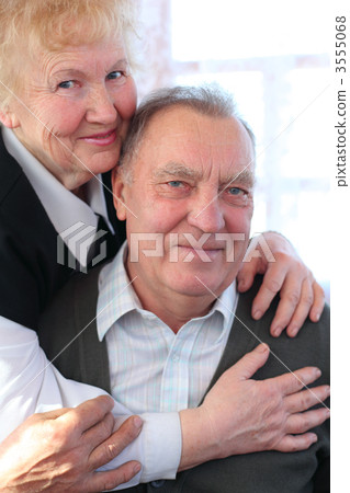 Portrait of elderly pair 3555068