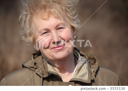 Smiling aged woman 3555130