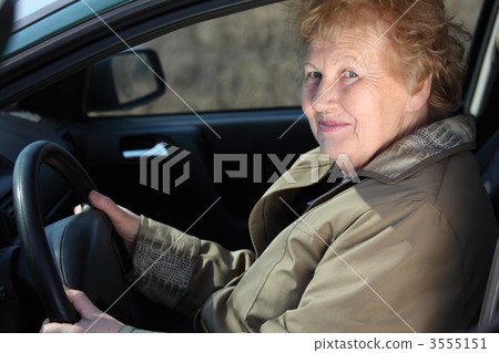 Elderly woman-driver 3555151