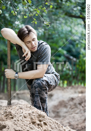 Resting digger Resting digger 3556902