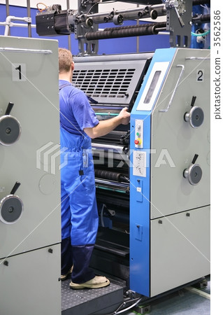the service personnel of printed equipment 3 3562586