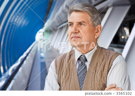 Senior man in the building Senior man in the building 3565102