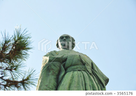 Statue of Ryoma Sakamoto at Keihin Beach Statue of Ryoma Sakamoto at Keihin Beach 3565176