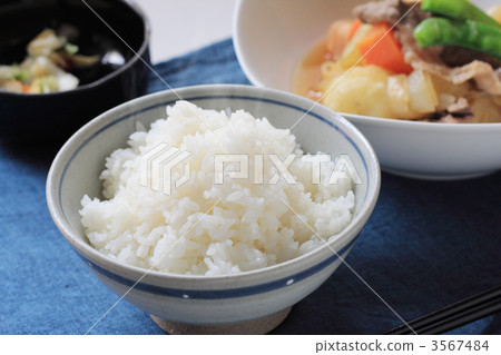 肉和米飯牛肉和米飯 3567484