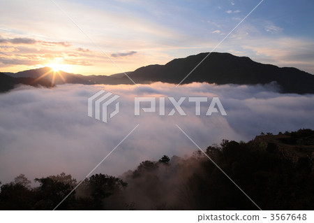 Takeda castle ruins and sea of clouds at dawn Takeda castle ruins and sea of clouds at dawn 3567648