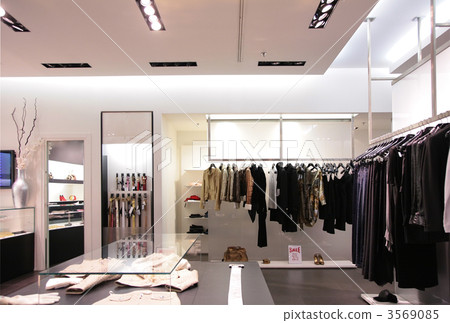 belts and upper clothes in shop 3569085