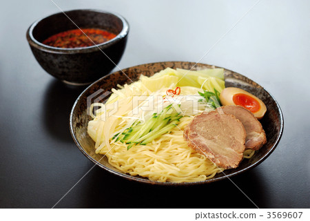 Hiroshima style tsukemen 3569607