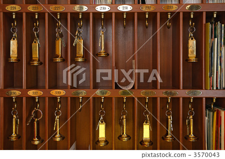 Hotel keys 3570043