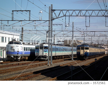 Central line 115 series Yokosuka color 115 series Nagano color dolphin 485 series Takao station 3572561