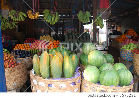 Balinese fruit store 3575251