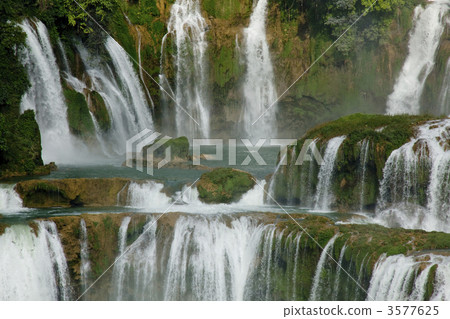 Tokutei Falls in Nanning 3577625