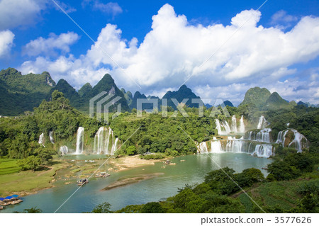 Tokutei Falls in Nanning 3577626