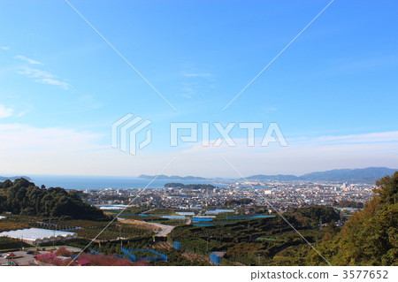 從Toyoaka湖的蒲郡市視圖 從Toyoaka湖的蒲郡市視圖 3577652