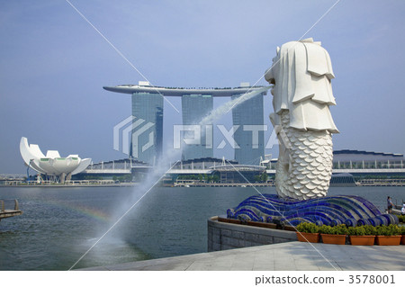 Merlion in Singapore and Marina Bay Sands Hotel Merlion in Singapore and Marina Bay Sands Hotel 3578001