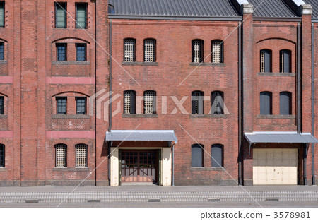 Yokohama walk / Yokohama red brick warehouse 3578981