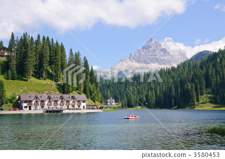 意大利Dolomiti Lake Misurina 3580453