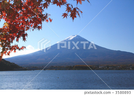富士在秋天和湖川口 富士在秋天和湖川口 3580893