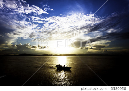 Sunset of the Ayahawi River in Burma (Burma, Bagan) 3580958