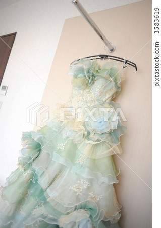 wedding dress 3583619