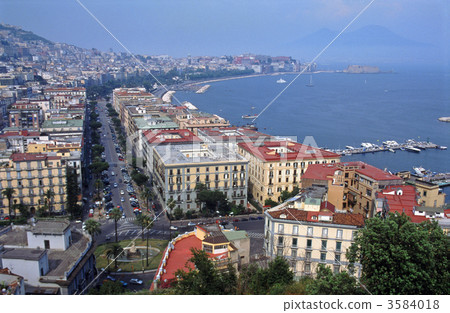 Full view of Naples 3584018
