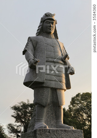 琵琶湖岸邊的Mitsuhide Akechi雕像(在坂本城公園) 琵琶湖岸邊的Mitsuhide Akechi雕像(在坂本城公園) 3584360