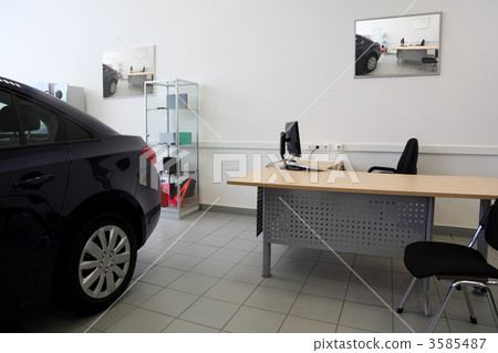 consultation chamber for automobile buyers, hall with table, cha 3585487