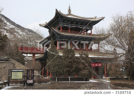 Gozen-yama Park Castle 3589758