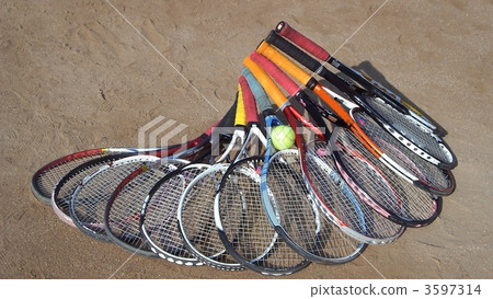 Tennis racket and tennis ball Tennis racket and tennis ball 3597314