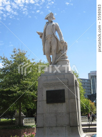 The statue of Captain Cook 3598983