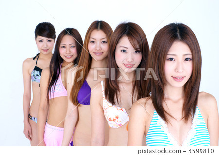 游泳衣的一個少婦 游泳衣的一個少婦 3599810
