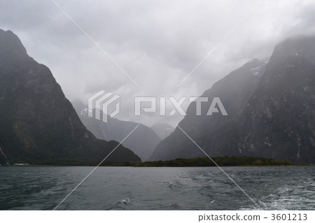 峽灣 米爾福德峽灣 在山里 3601213