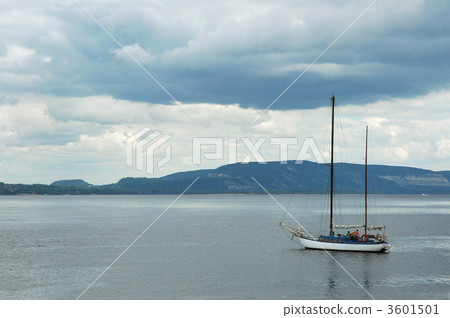 yacht and sky 3601501