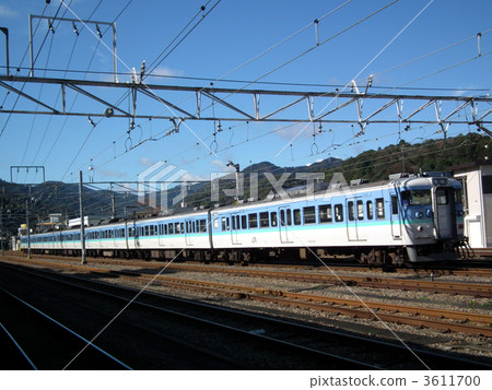 Central line 115 series Nagano color Takao station 3611700